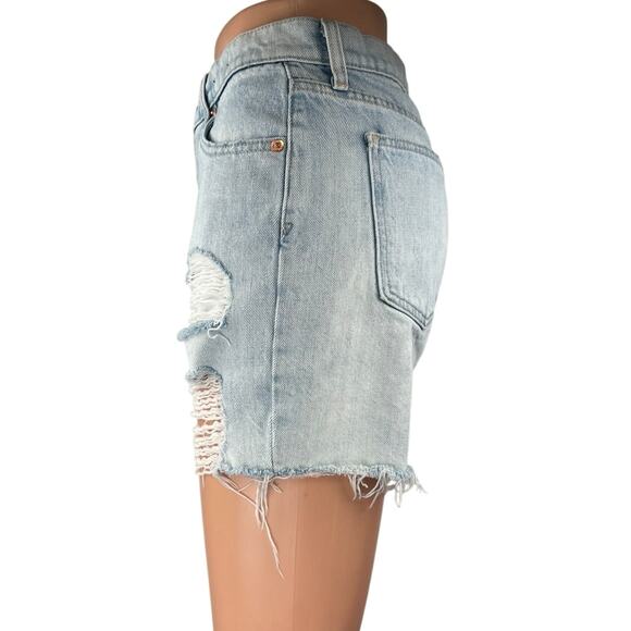 Gap Blue Distressed Light Wash Frayed Hem Cut Off Denim Jean Shorts Size 24 - Picture 2 of 5